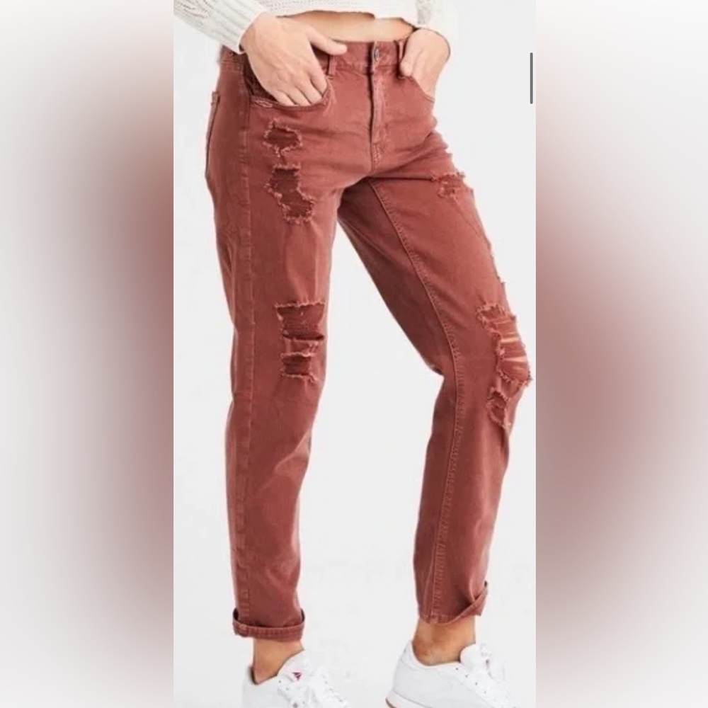 American Eagle Tomgirl distressed jeans